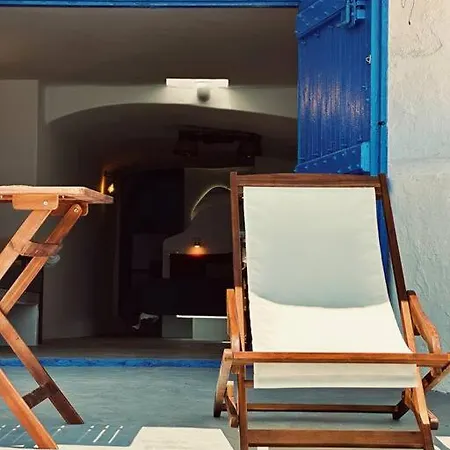 Cave House Milos Feriehus