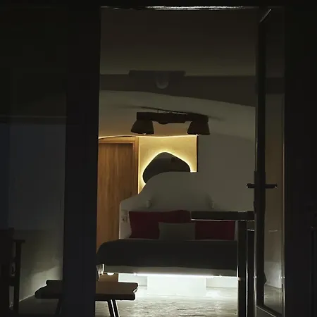 Cave House Milos Feriehus