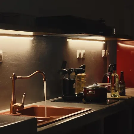 Cave House Milos Feriehus *